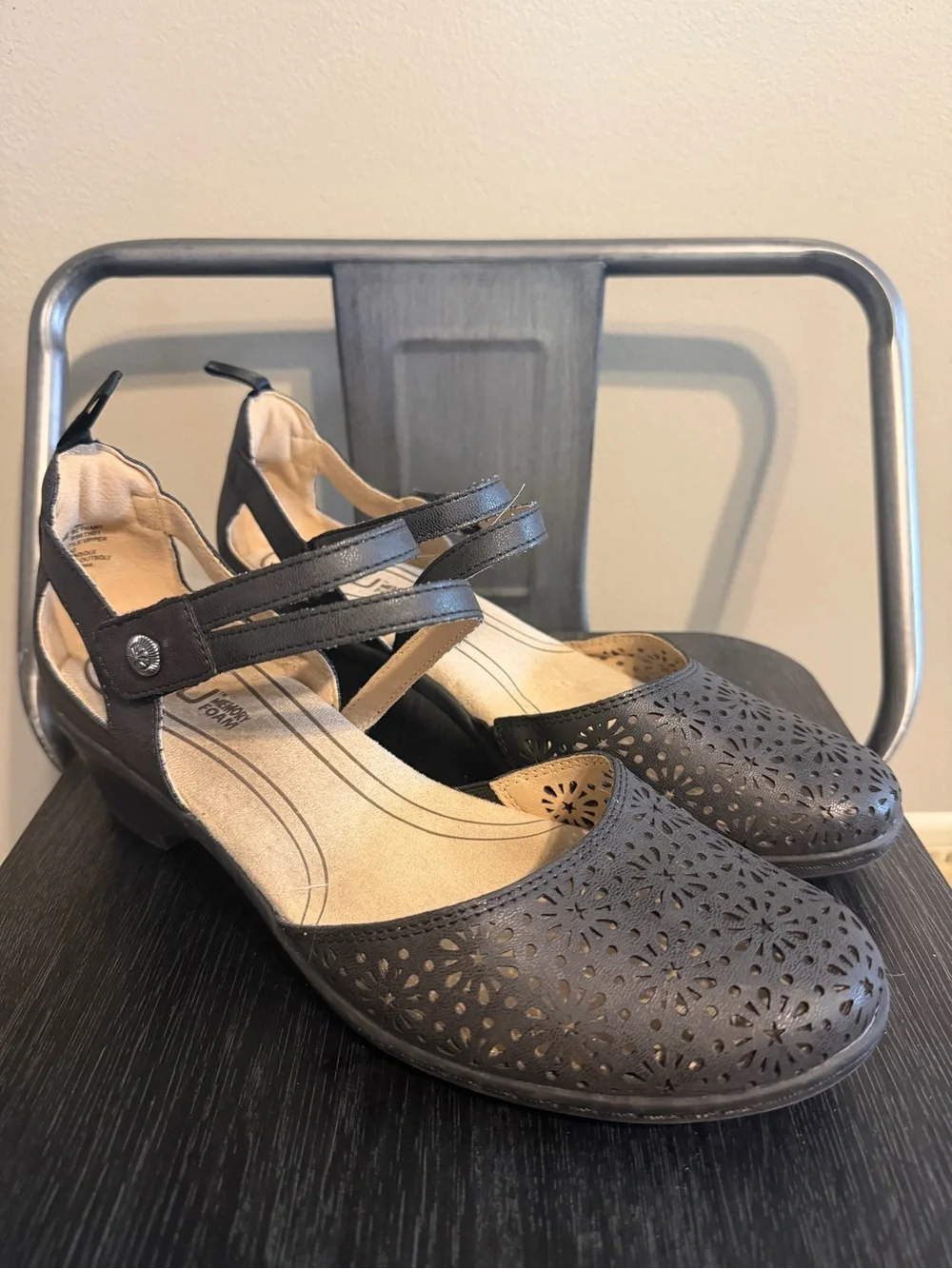 JBU by Jambu Bethany Black Laser Cut Mary Jane Comfort Shoes 9.5